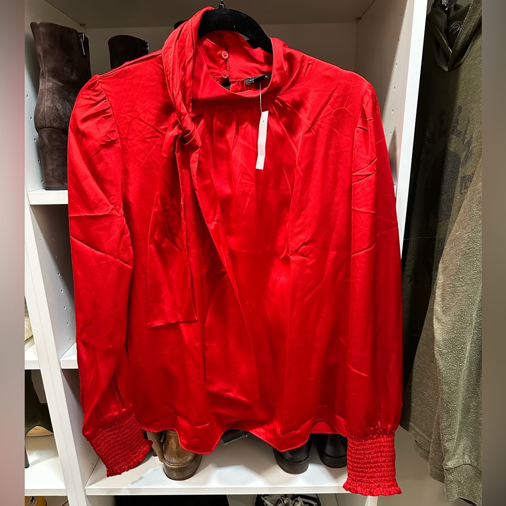 Ann Taylor 🍒 red satinBlouse with Scarf Detail size M